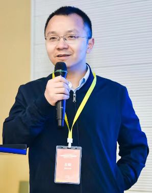 火狐官方网页版创新论坛第一千三百九十讲：Floquet engineering symmetry-breaking and topological states under light irradiation